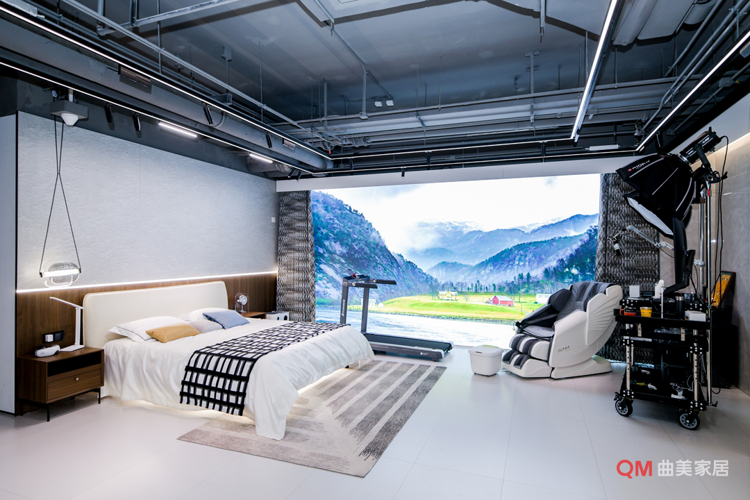 曲美家居荣膺「2025年度中国全屋和定制家具十大品牌」