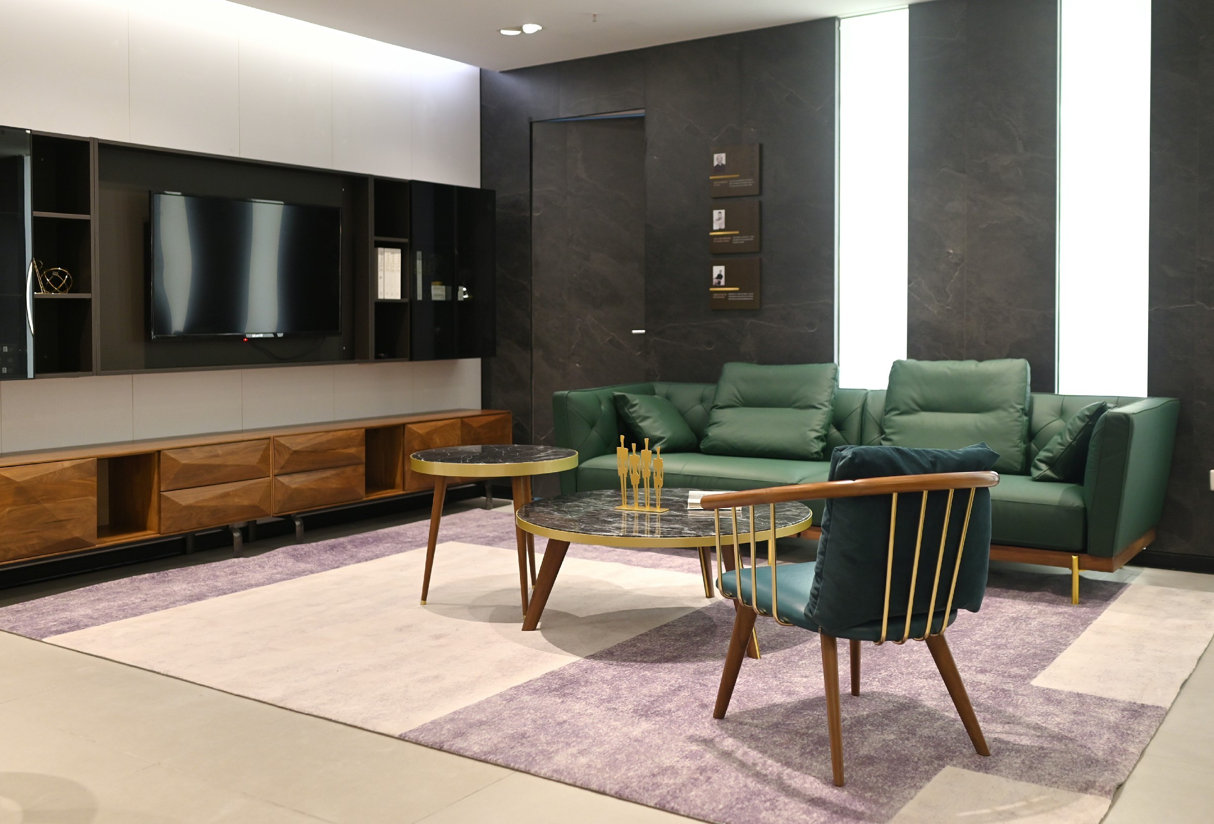 曲美家居六空二店