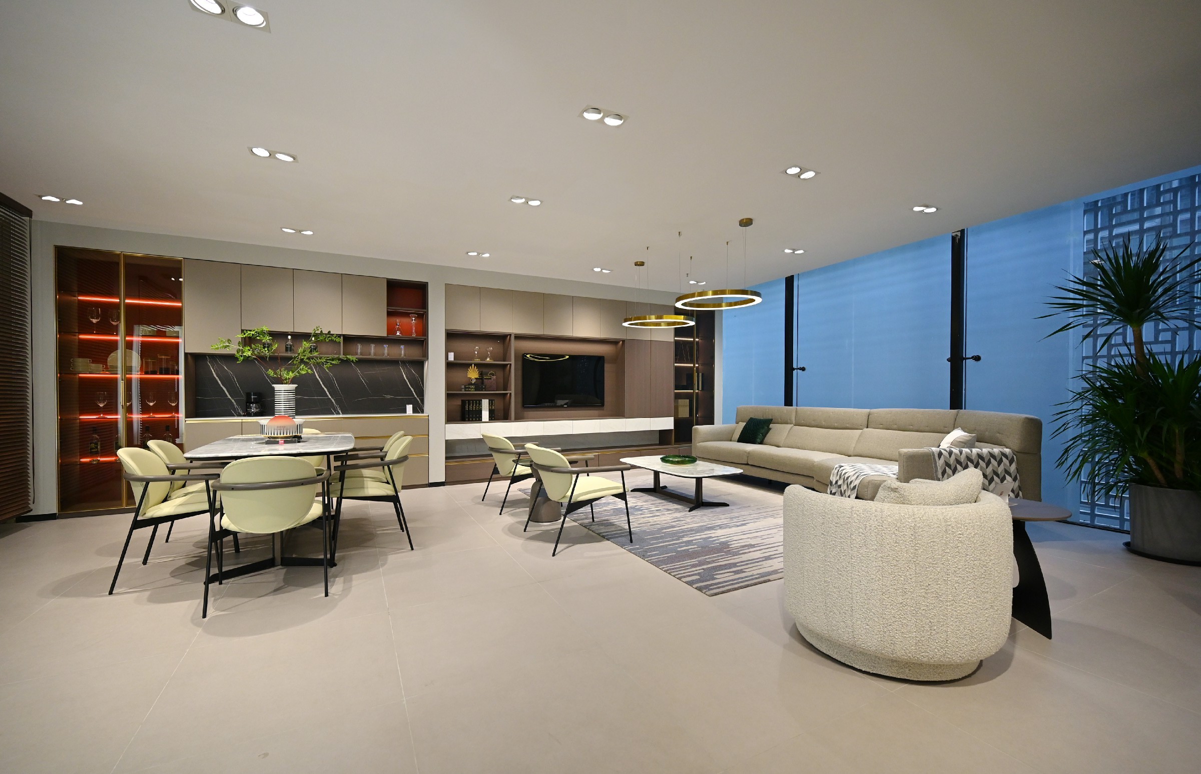 曲美家居至尊店