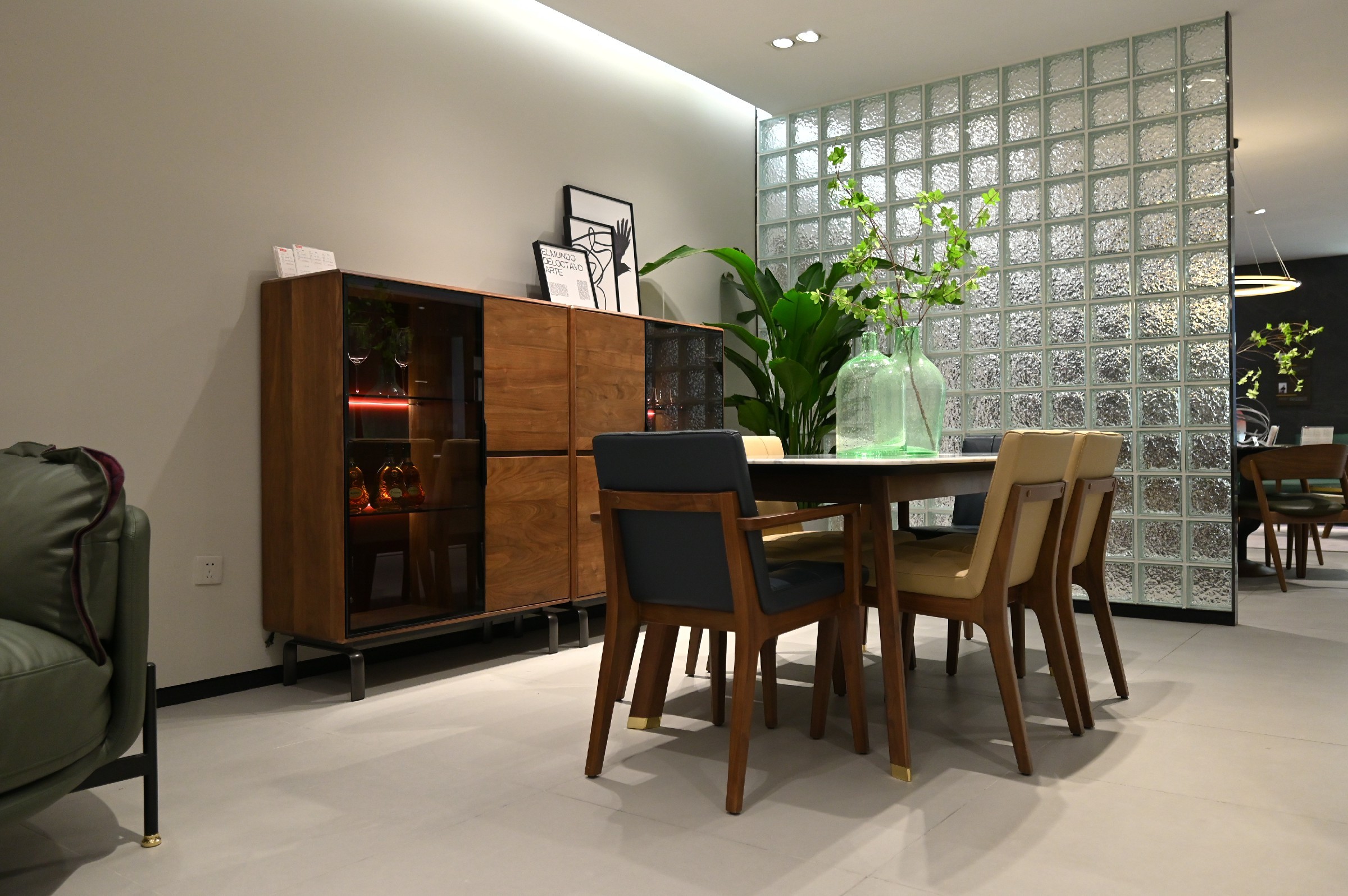 曲美家居东丽店