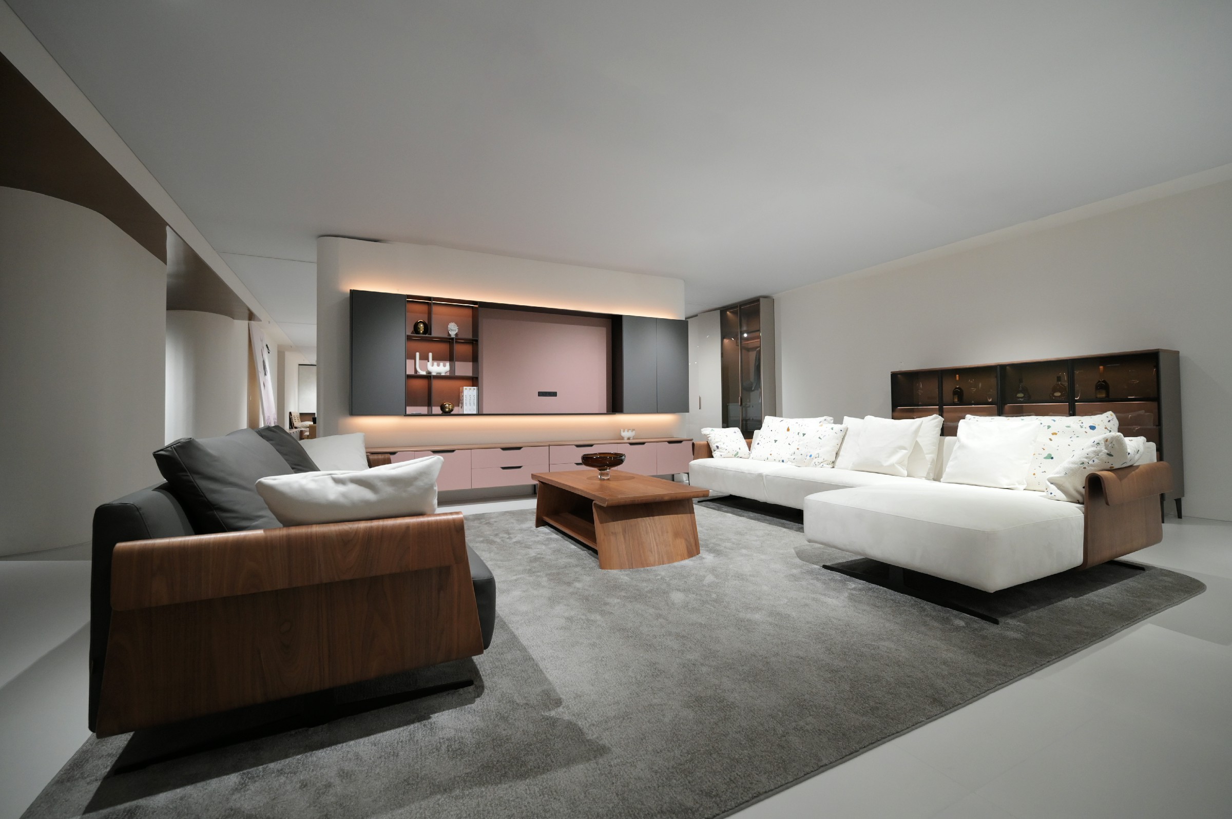 曲美家居长治路店